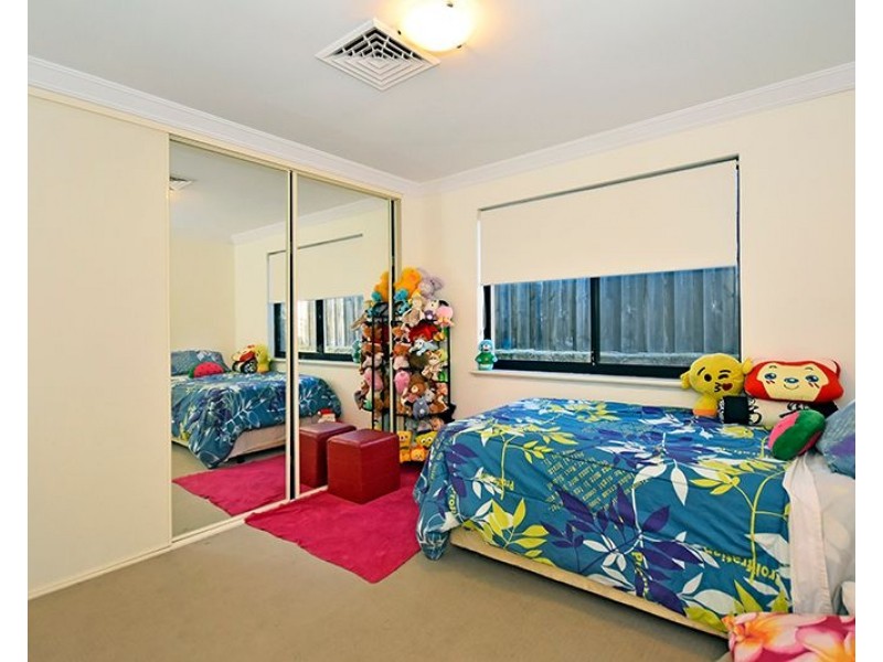 14 Rakich Drive, Ellenbrook WA 6069
