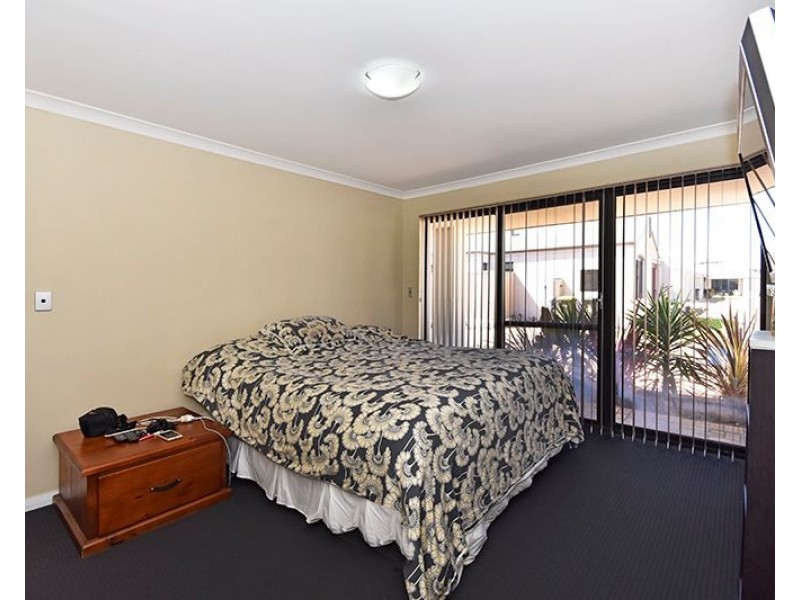 10-15 Crostwaite Circle, Tapping WA 6065