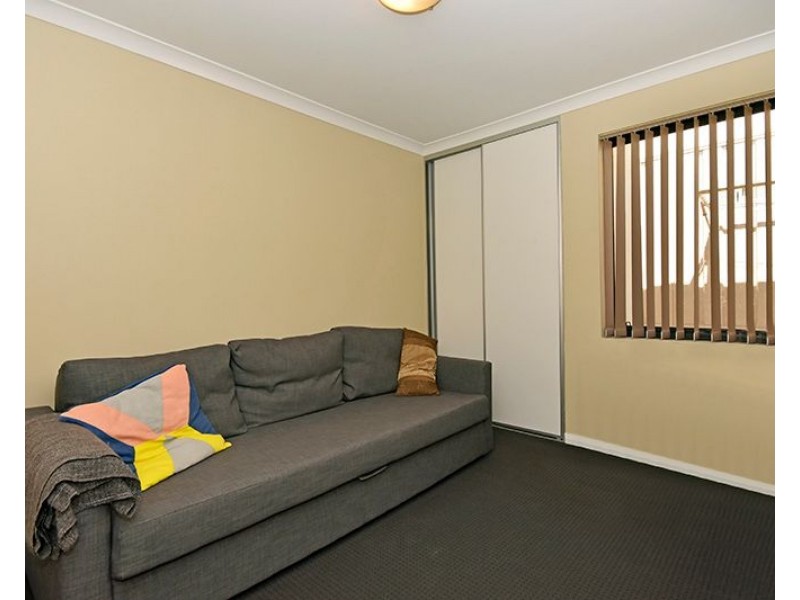 10-15 Crostwaite Circle, Tapping WA 6065