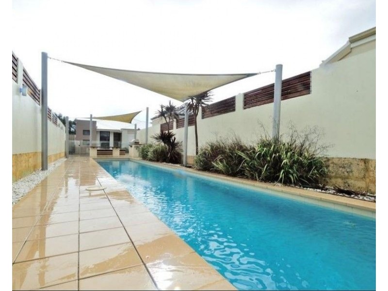 10-15 Crostwaite Circle, Tapping WA 6065