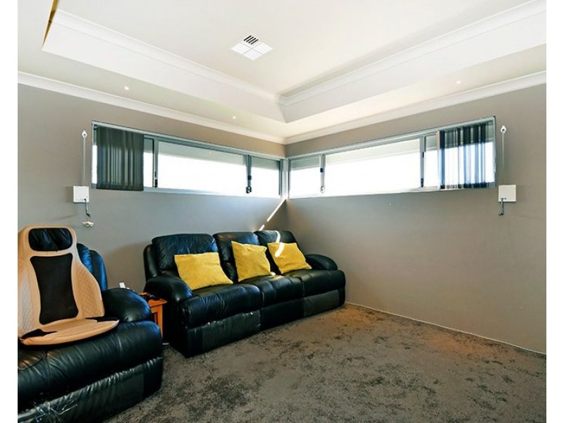 14 Holdsworth Avenue, Aveley WA 6069