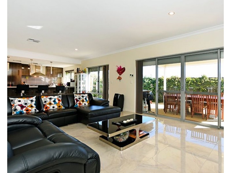 14 Holdsworth Avenue, Aveley WA 6069