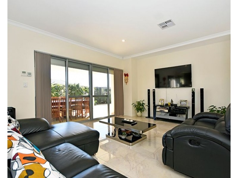 14 Holdsworth Avenue, Aveley WA 6069