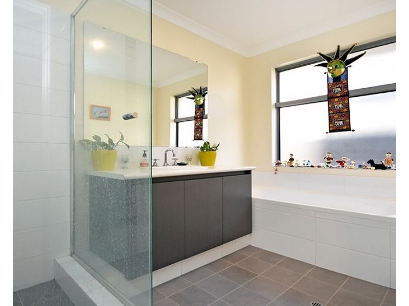 14 Holdsworth Avenue, Aveley WA 6069