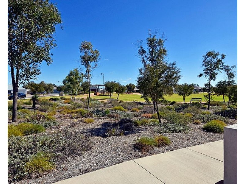 4 Minnie Lane, Ellenbrook WA 6069