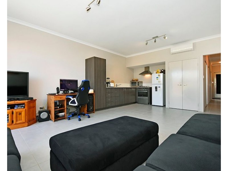 4 Minnie Lane, Ellenbrook WA 6069