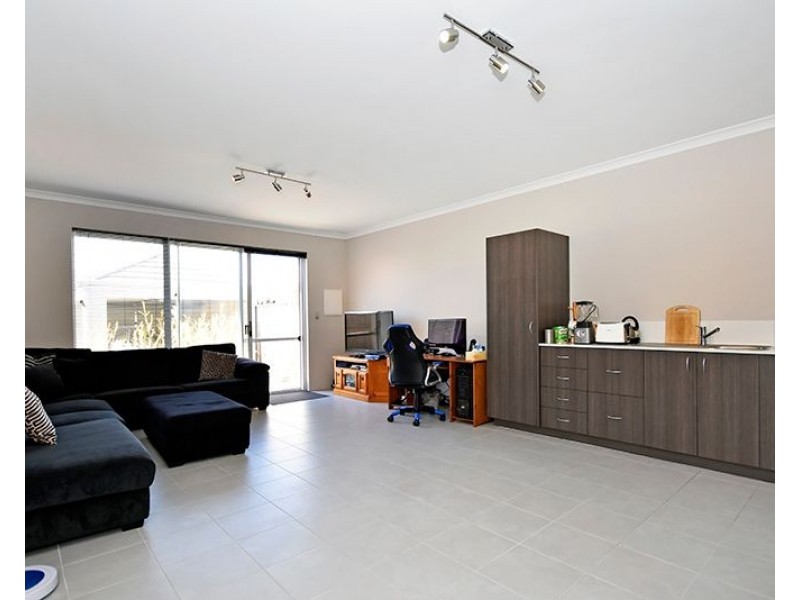 4 Minnie Lane, Ellenbrook WA 6069