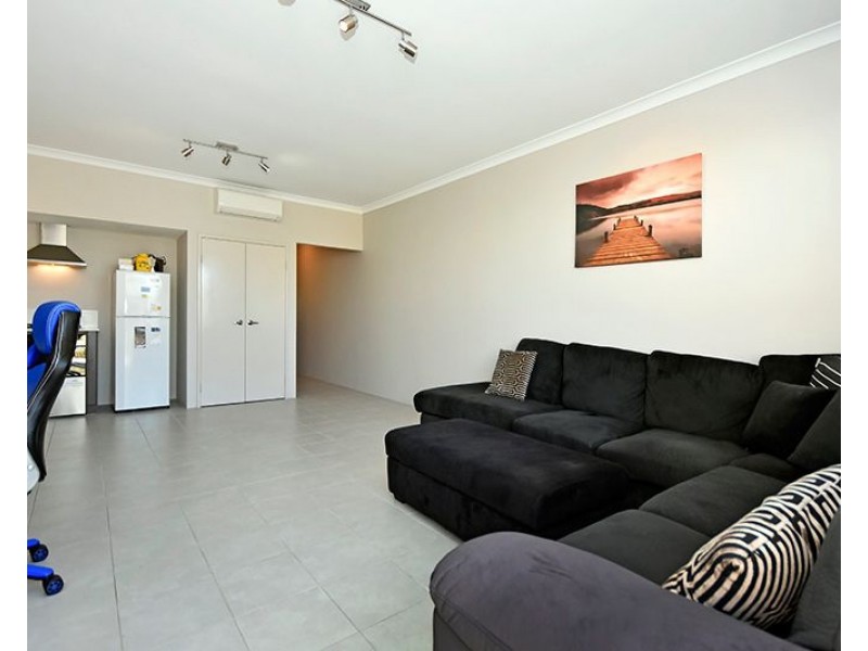 4 Minnie Lane, Ellenbrook WA 6069