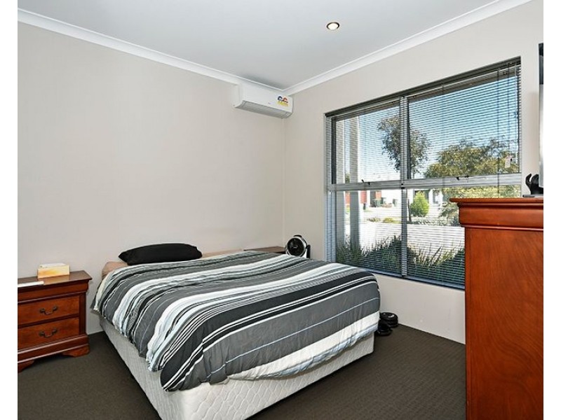 4 Minnie Lane, Ellenbrook WA 6069