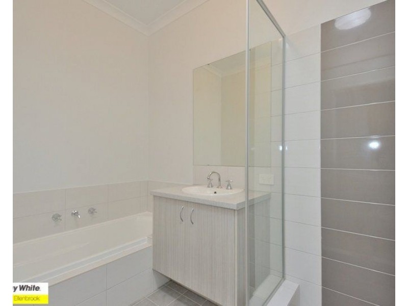 25 Oval Vista, Ellenbrook WA 6069