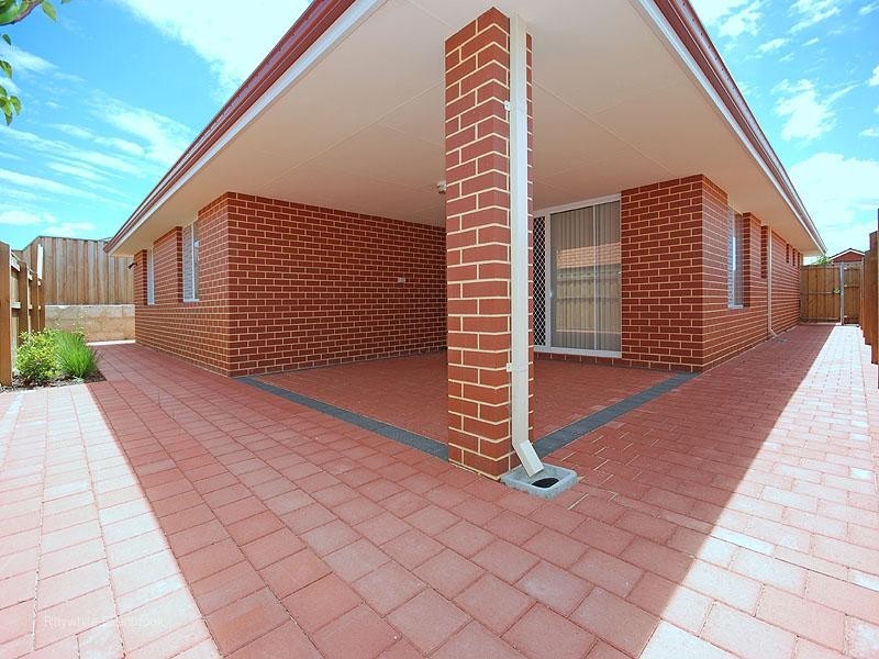 9 Rakich Drive, Ellenbrook WA 6069