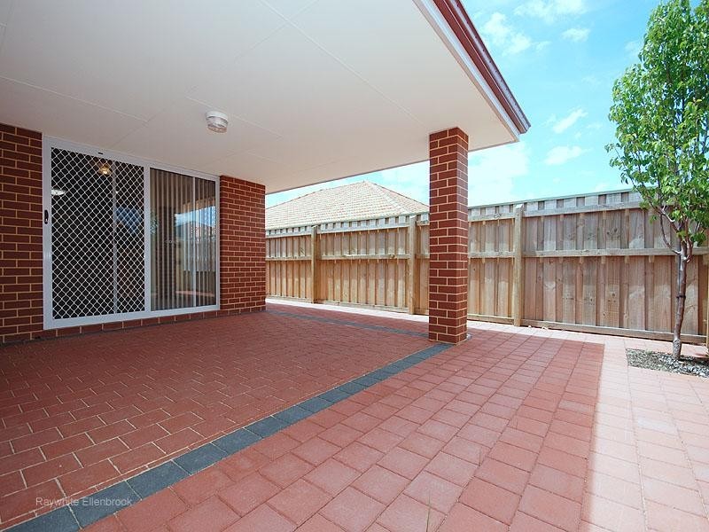 9 Rakich Drive, Ellenbrook WA 6069