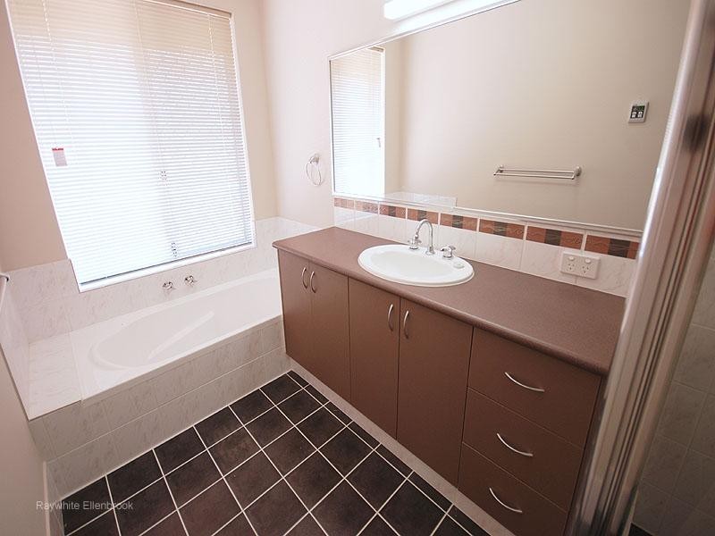 10 Durant Way, Ellenbrook WA 6069