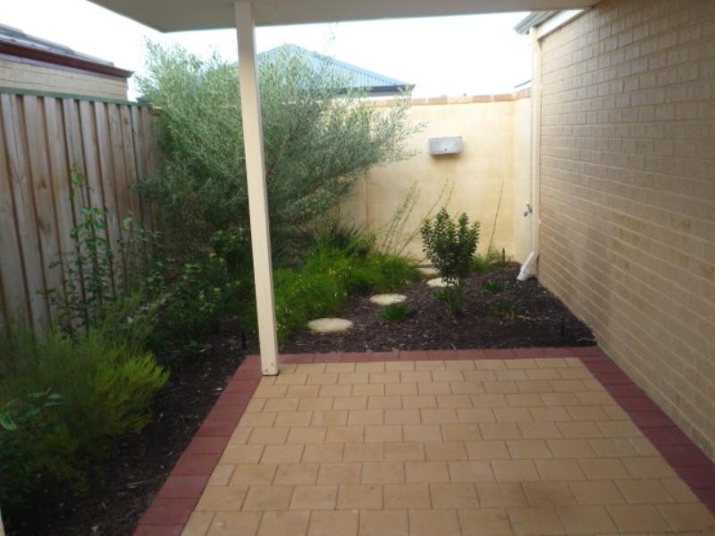 8 Dunrobin Drive, Ellenbrook WA 6069