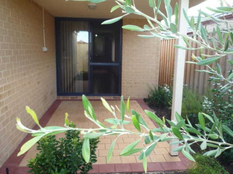 8 Dunrobin Drive, Ellenbrook WA 6069