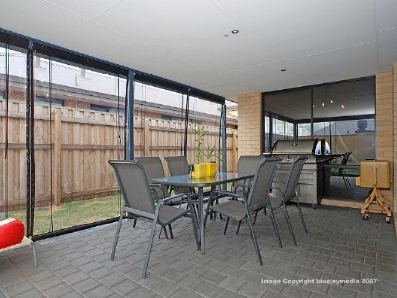 10 Coniston Drive, Ellenbrook WA 6069