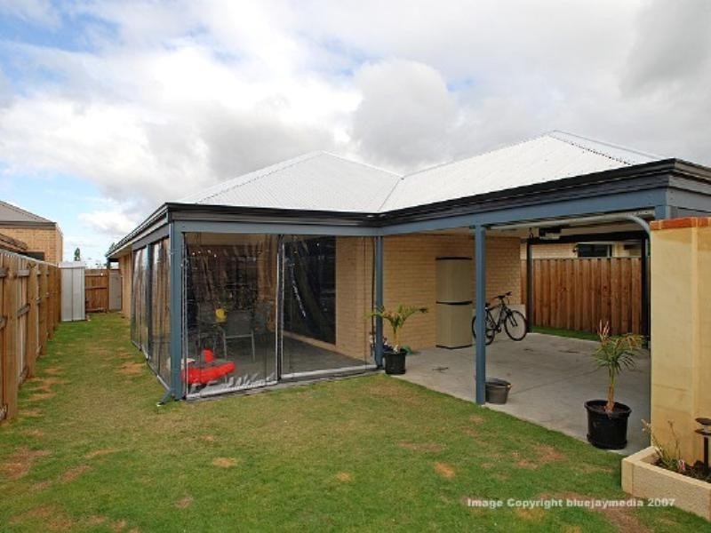 10 Coniston Drive, Ellenbrook WA 6069