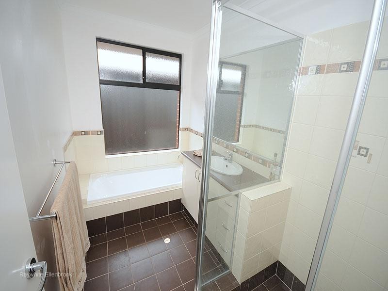 16 Whitehart Entrance, Aveley WA 6069