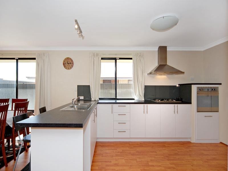 31 Beechwood Circle, Aveley WA 6069