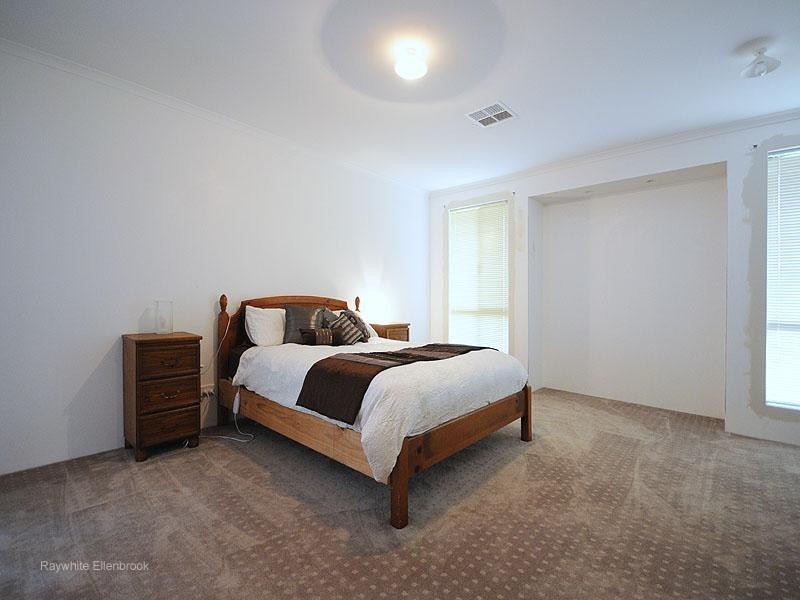 16 Whitehart Entrance, Aveley WA 6069