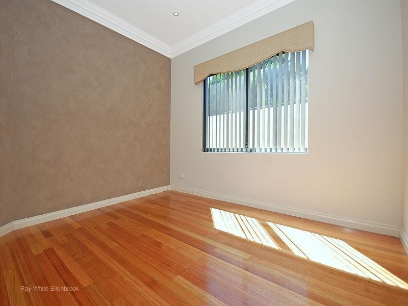 28a Windsor Place, Kallaroo WA 6025