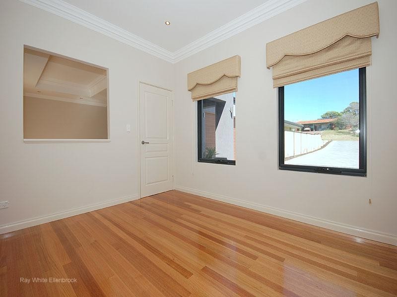 28a Windsor Place, Kallaroo WA 6025