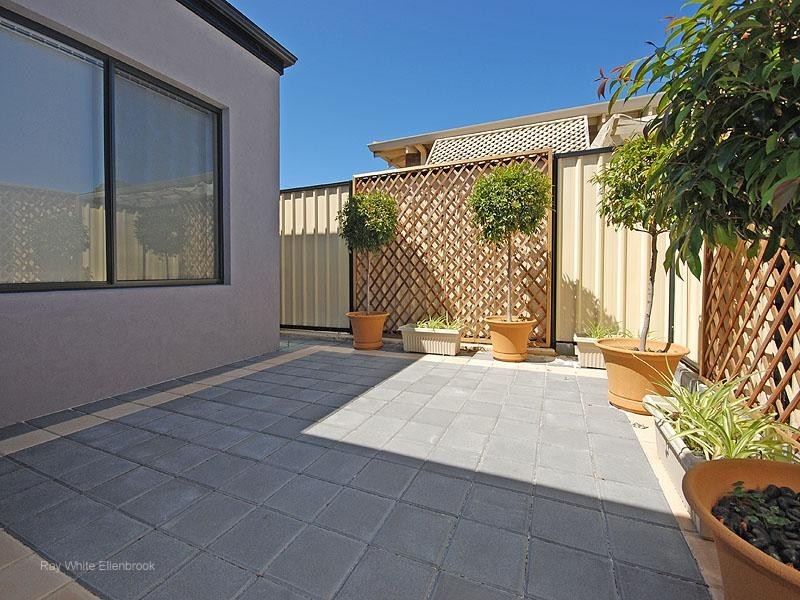 28a Windsor Place, Kallaroo WA 6025