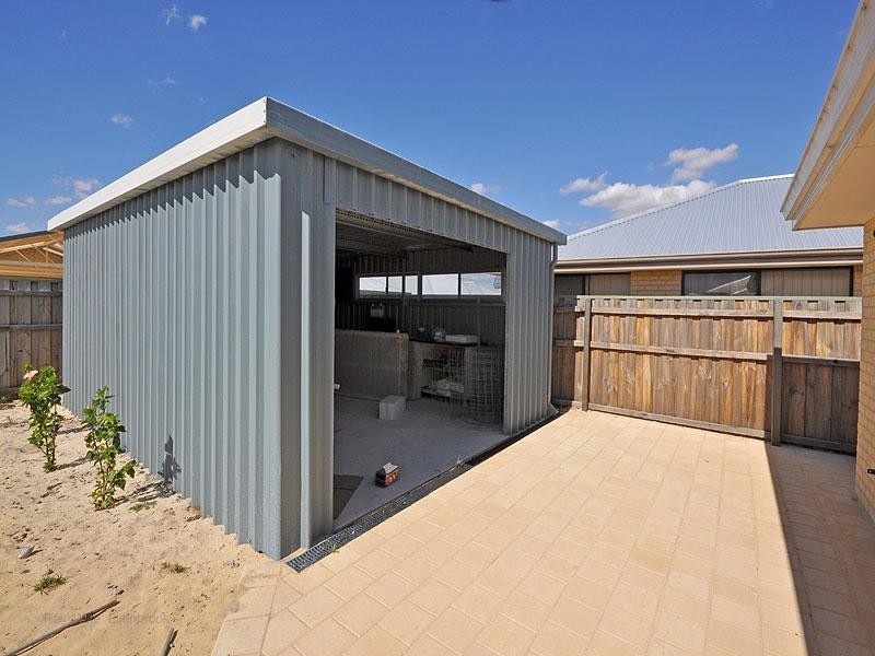 15 Carwell Avenue, Ellenbrook WA 6069