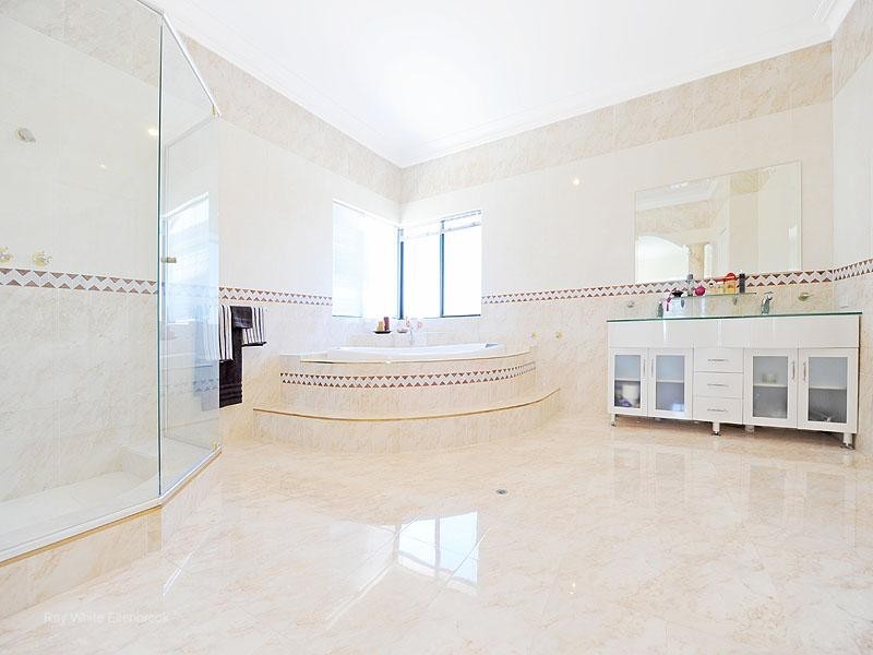 9 Mariners View, Mindarie WA 6030