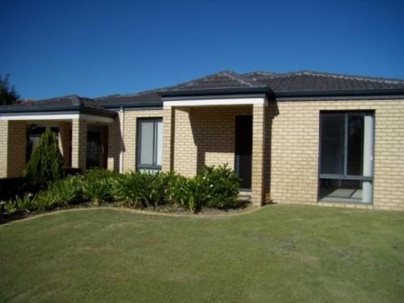 4 Villefort Avenue, Ellenbrook WA 6069