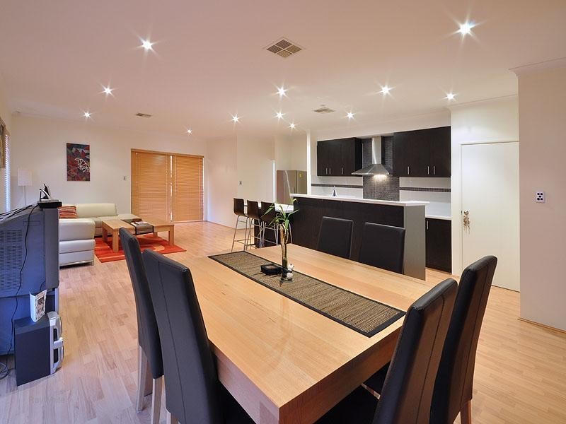 21 Oakhill Heights, Ellenbrook WA 6069