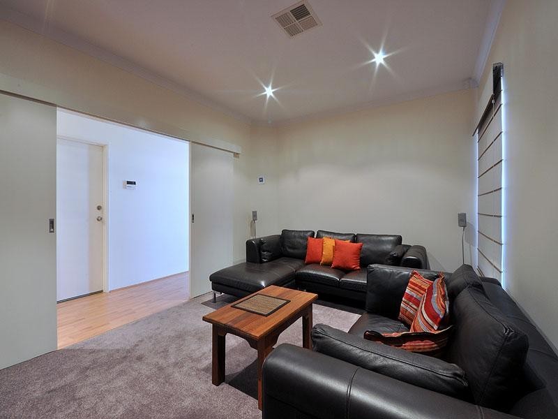 21 Oakhill Heights, Ellenbrook WA 6069
