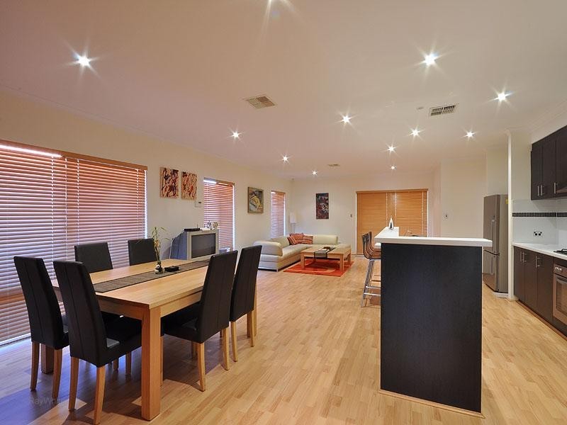 21 Oakhill Heights, Ellenbrook WA 6069
