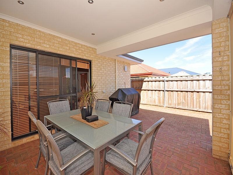 21 Oakhill Heights, Ellenbrook WA 6069