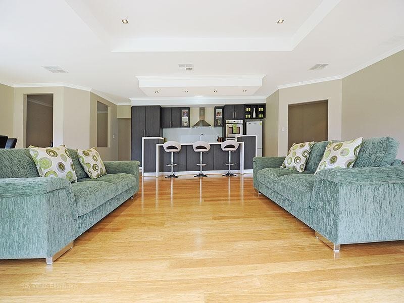 6 Manila Way, Aveley WA 6069