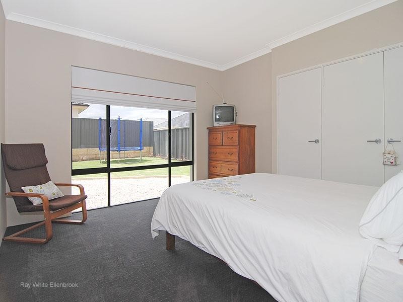 6 Manila Way, Aveley WA 6069