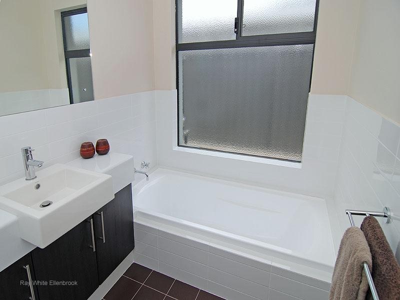 6 Manila Way, Aveley WA 6069