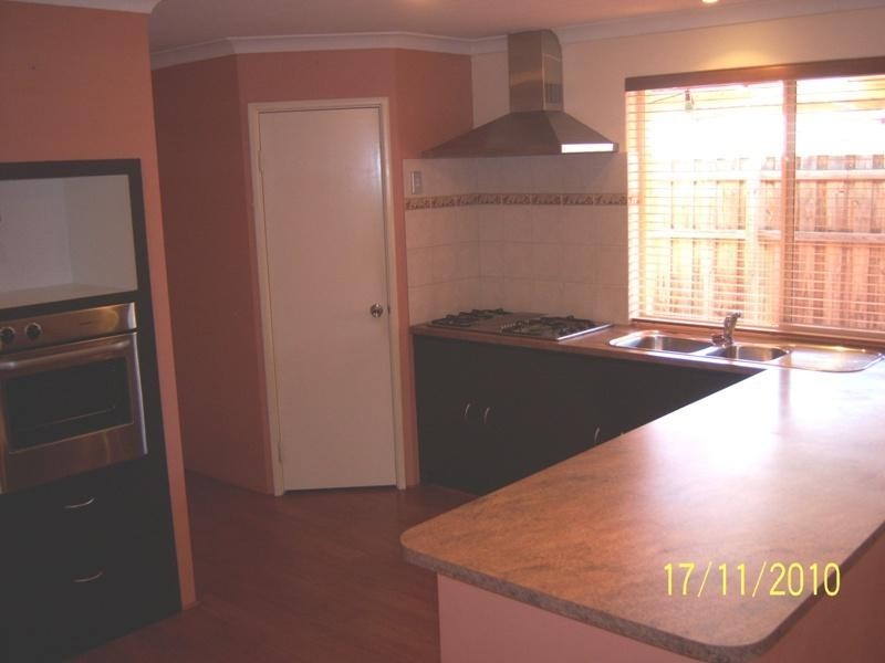 18 Rocklea Crescent, Ellenbrook WA 6069