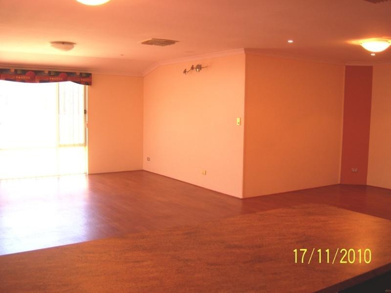 18 Rocklea Crescent, Ellenbrook WA 6069