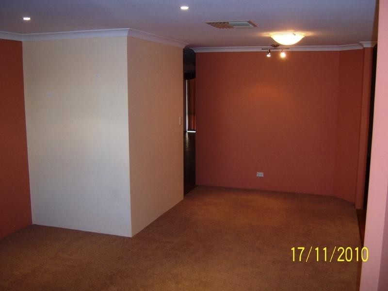 18 Rocklea Crescent, Ellenbrook WA 6069