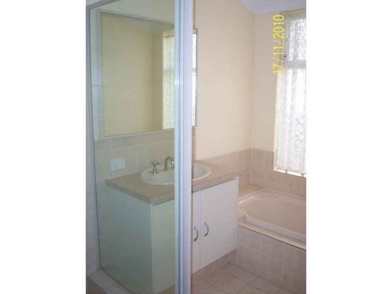 18 Rocklea Crescent, Ellenbrook WA 6069