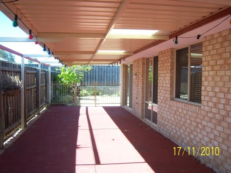 18 Rocklea Crescent, Ellenbrook WA 6069