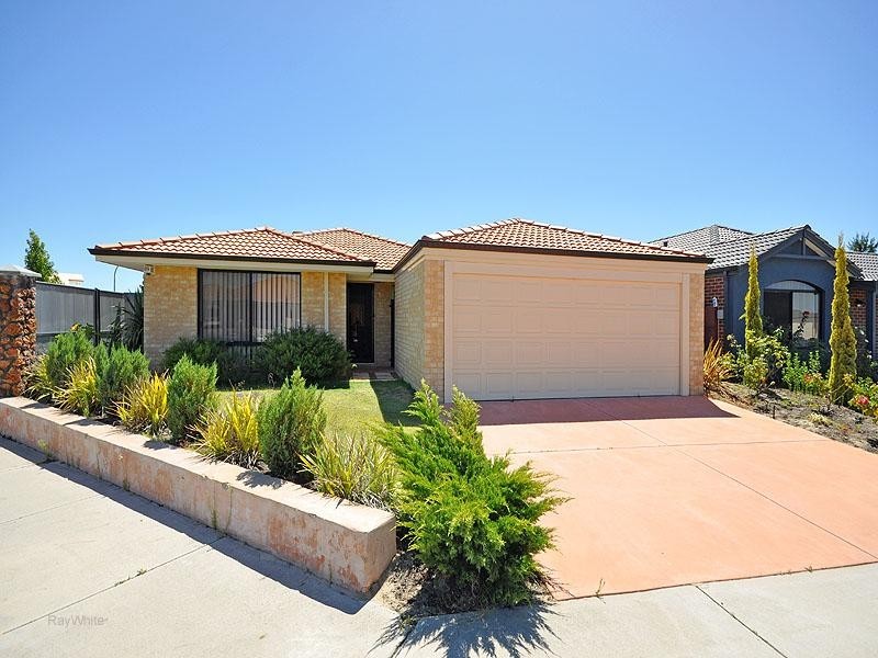 69 Sandown Circle, Henley Brook WA 6055