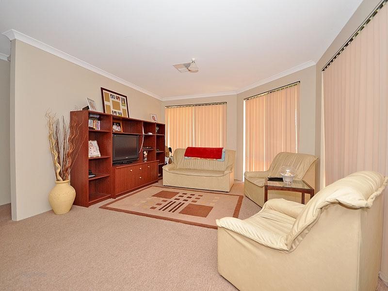 69 Sandown Circle, Henley Brook WA 6055