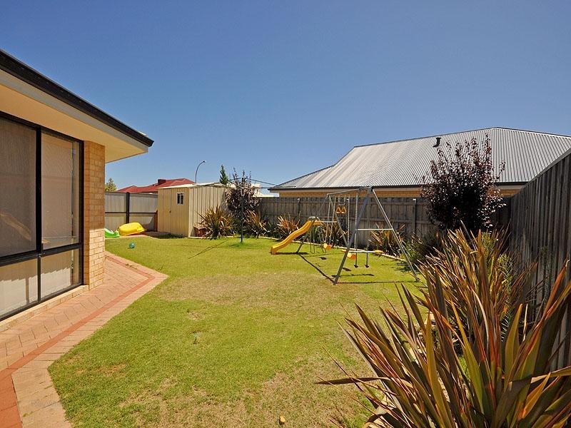 69 Sandown Circle, Henley Brook WA 6055