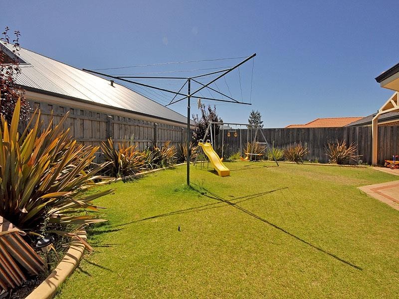 69 Sandown Circle, Henley Brook WA 6055