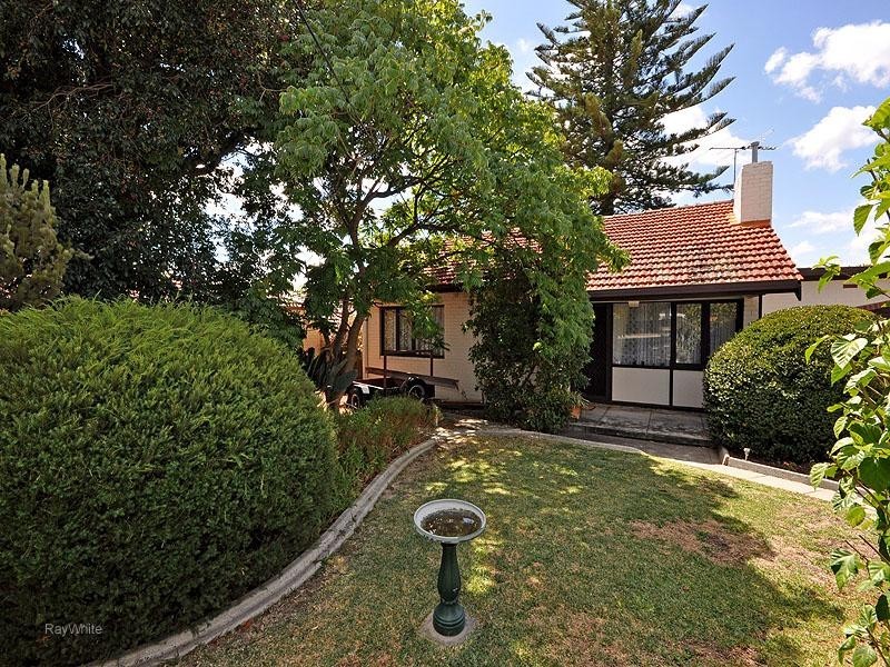 30 Newhaven Way, Nollamara WA 6061