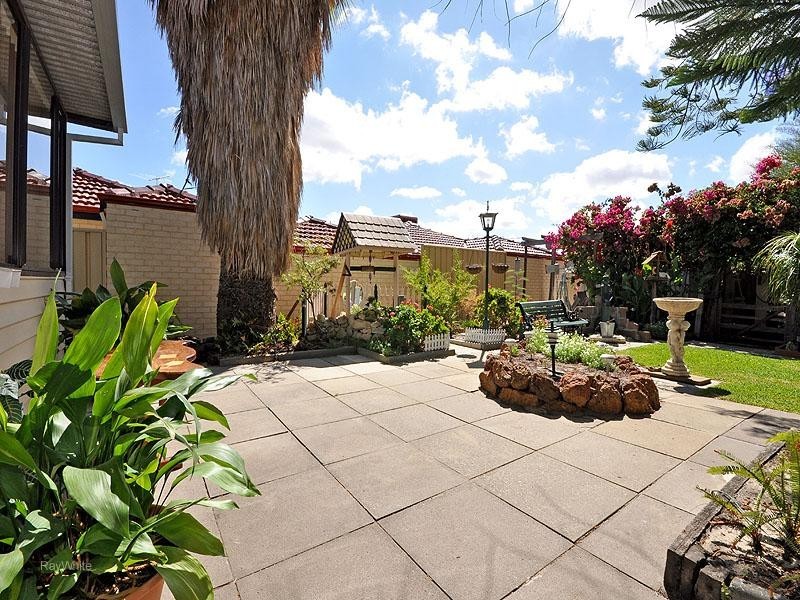 30 Newhaven Way, Nollamara WA 6061