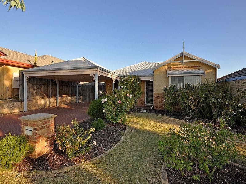 9 Riverina Drive, Ellenbrook WA 6069