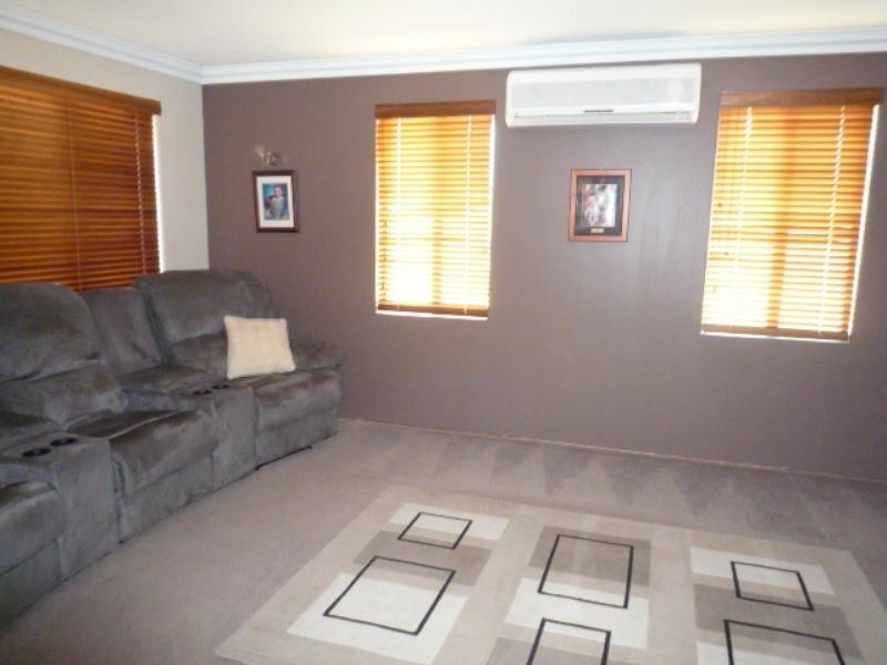 2 Baudin Way, Ellenbrook WA 6069